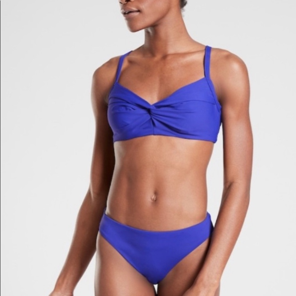 Athleta Twist Up bikini swim top